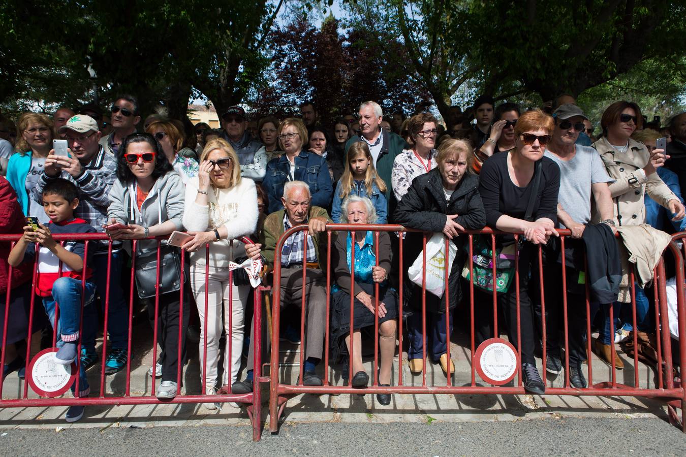 El paso del ‘Santo Cristo resucitado&#039; cierra la Semana Santa (I)