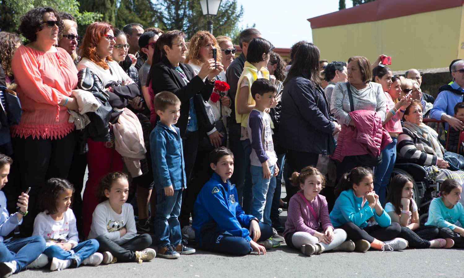 El paso del ‘Santo Cristo resucitado&#039; cierra la Semana Santa (I)