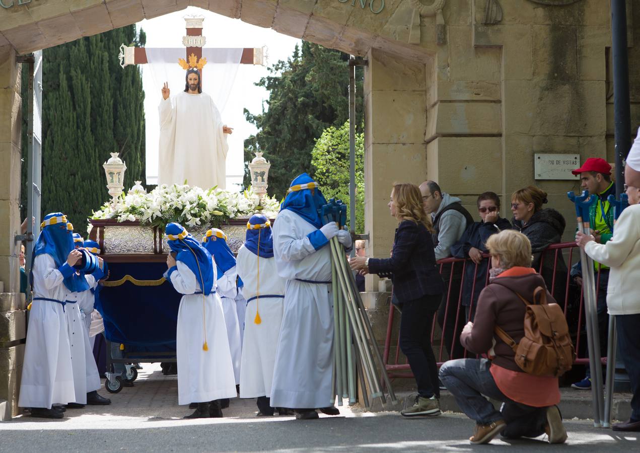 El paso del ‘Santo Cristo resucitado&#039; cierra la Semana Santa (I)