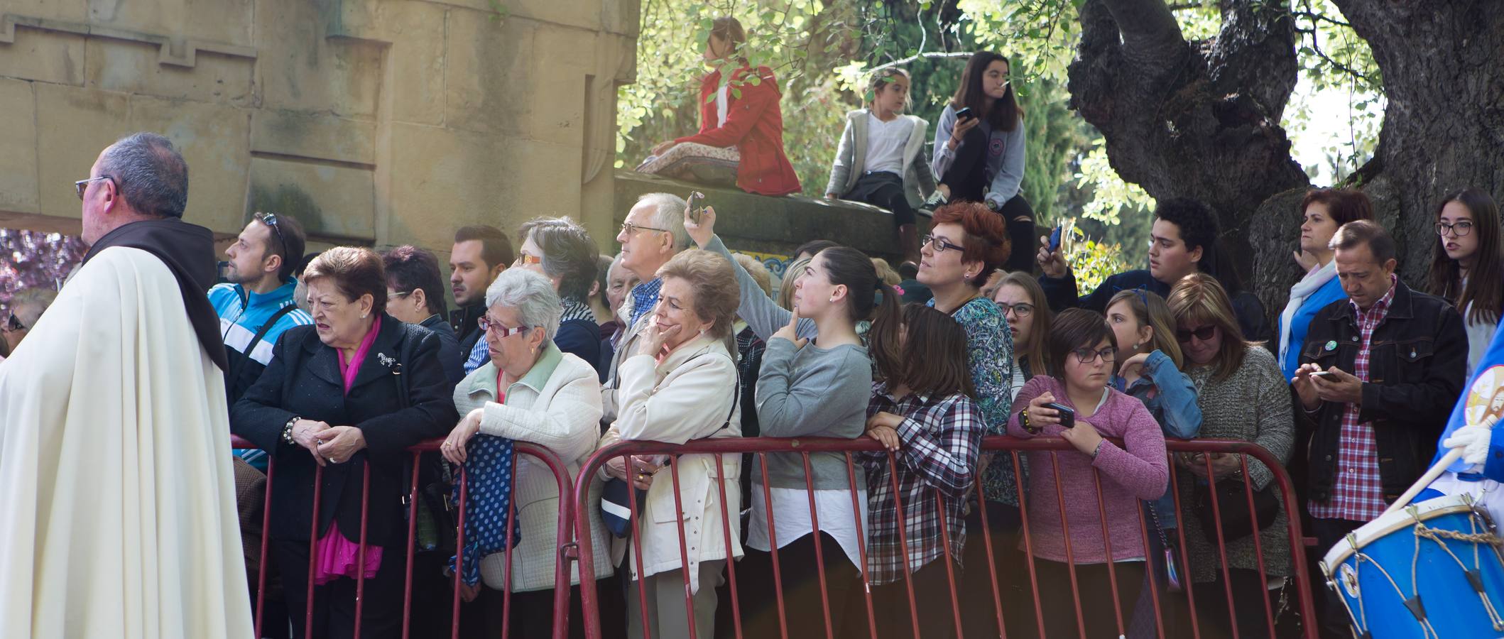 El paso del ‘Santo Cristo resucitado&#039; cierra la Semana Santa (I)
