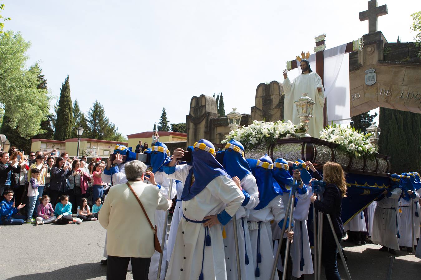 El paso del ‘Santo Cristo resucitado&#039; cierra la Semana Santa (I)