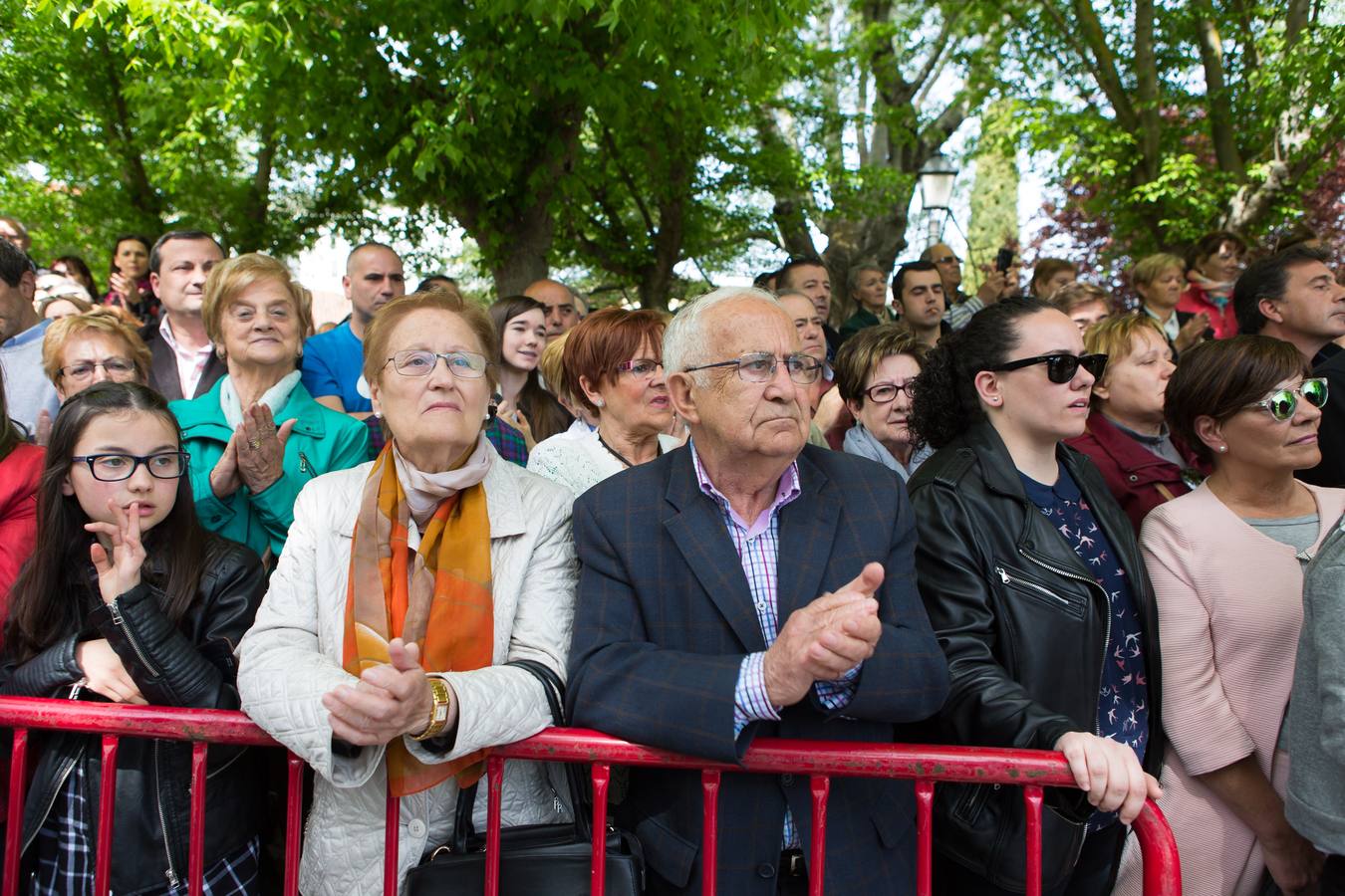 El paso del ‘Santo Cristo resucitado&#039; cierra la Semana Santa (I)