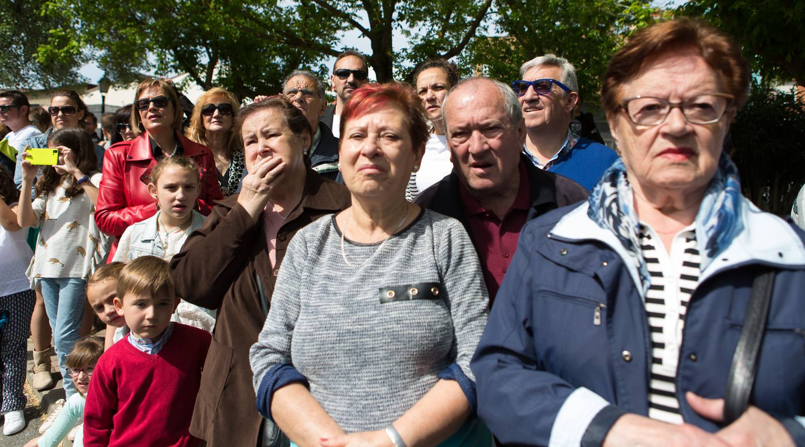 El paso del ‘Santo Cristo resucitado&#039; cierra la Semana Santa (I)