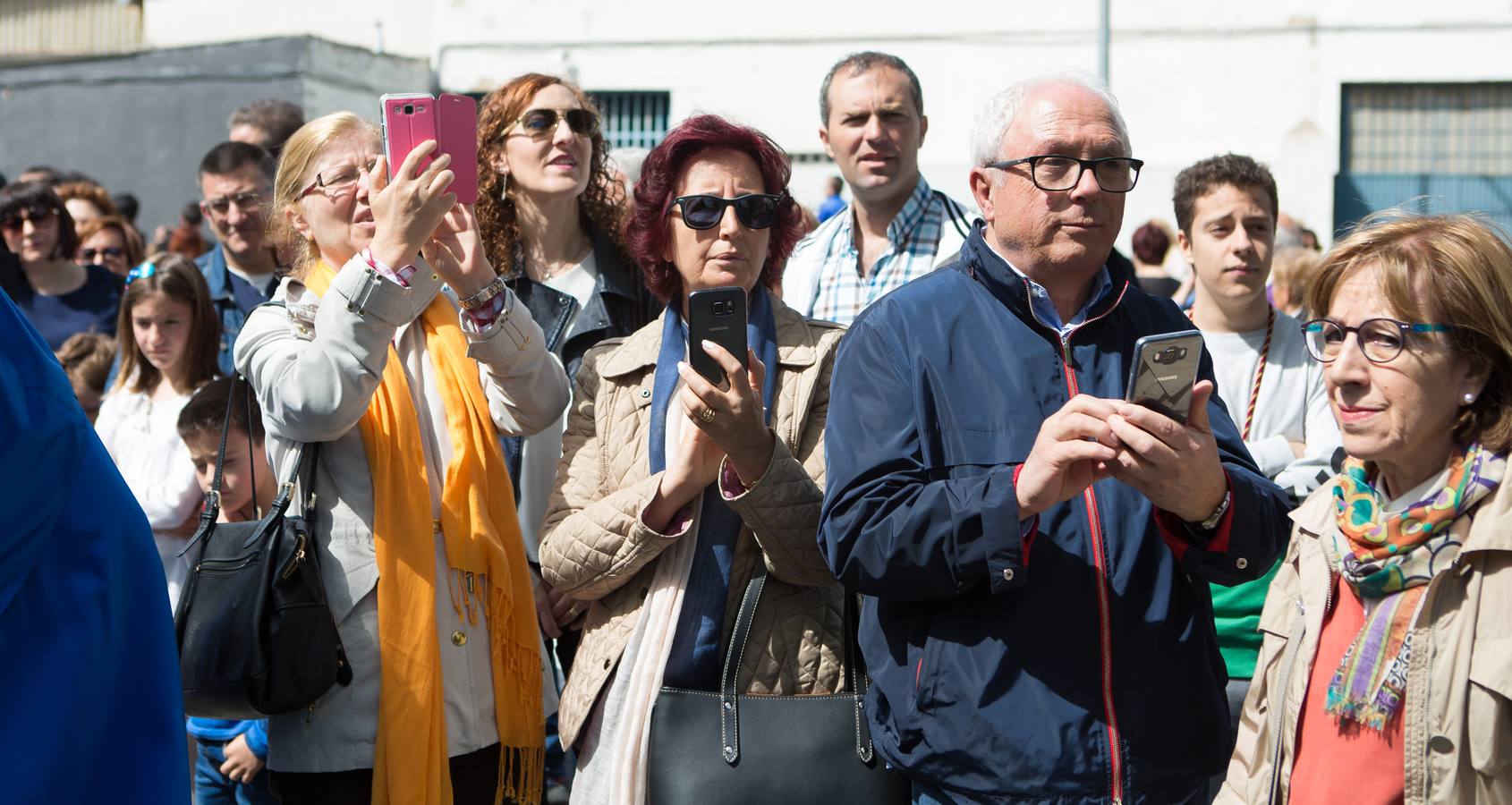 El paso del ‘Santo Cristo resucitado&#039; cierra la Semana Santa (I)