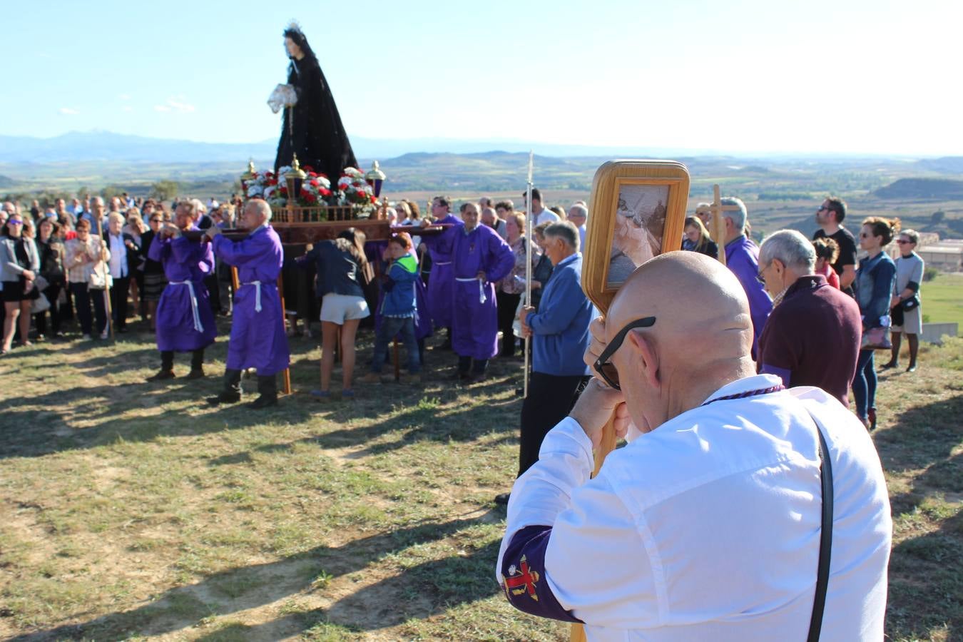 Los picaos cumplen penitencia en San Vicente en la Cruz de mayo