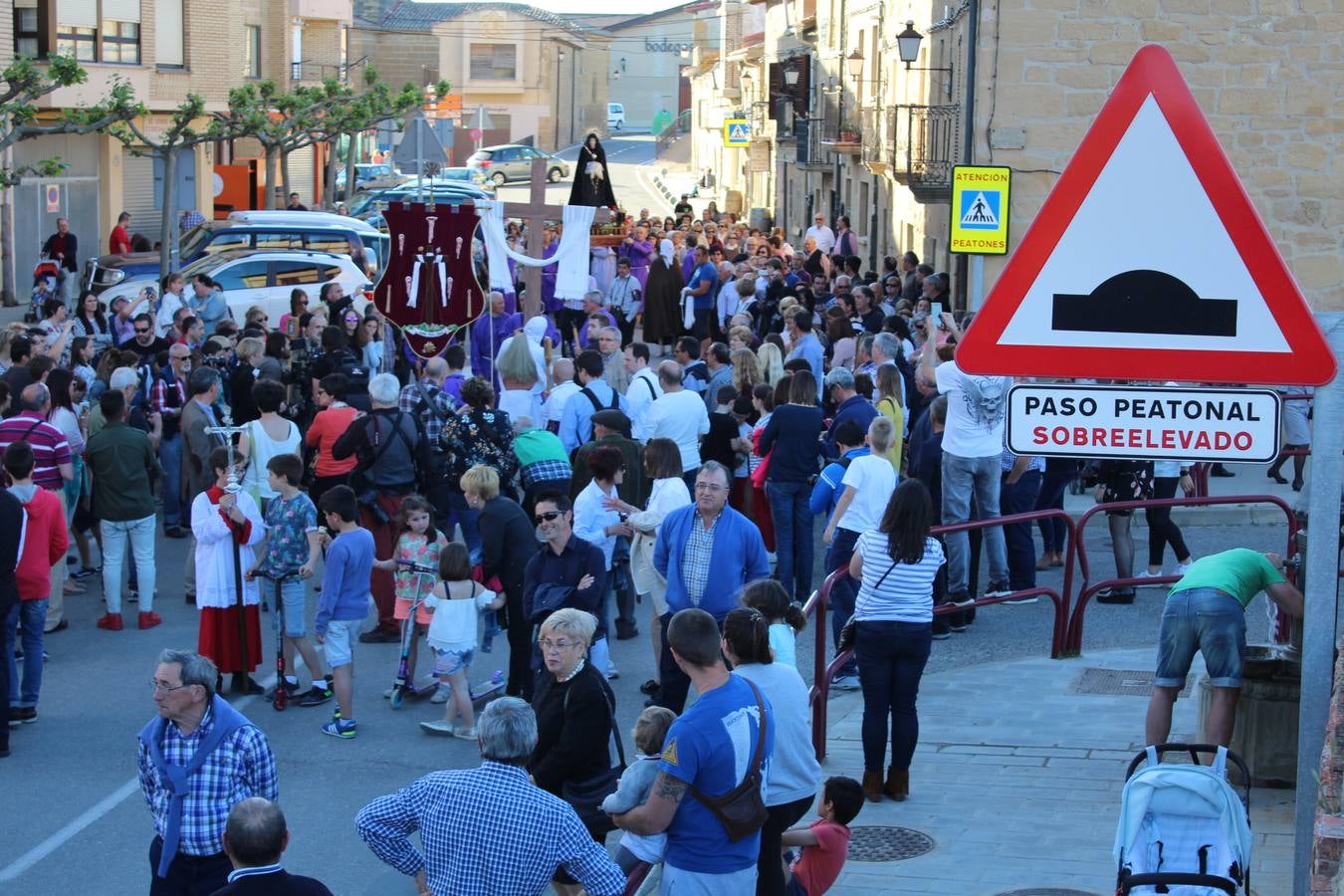 Los picaos cumplen penitencia en San Vicente en la Cruz de mayo