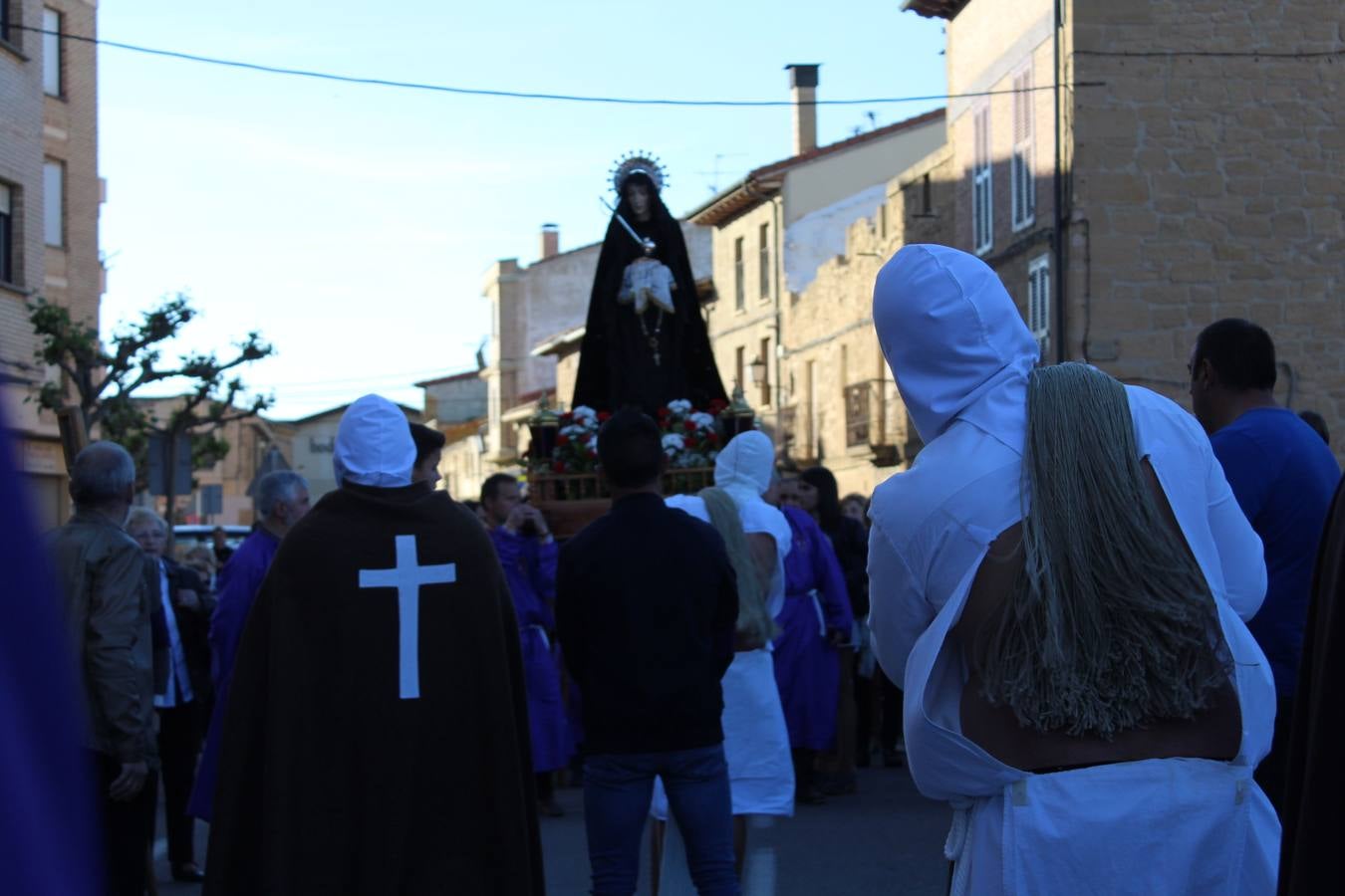 Los picaos cumplen penitencia en San Vicente en la Cruz de mayo