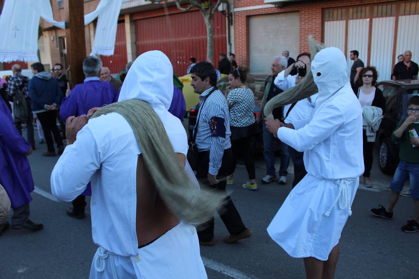 Los picaos cumplen penitencia en San Vicente en la Cruz de mayo
