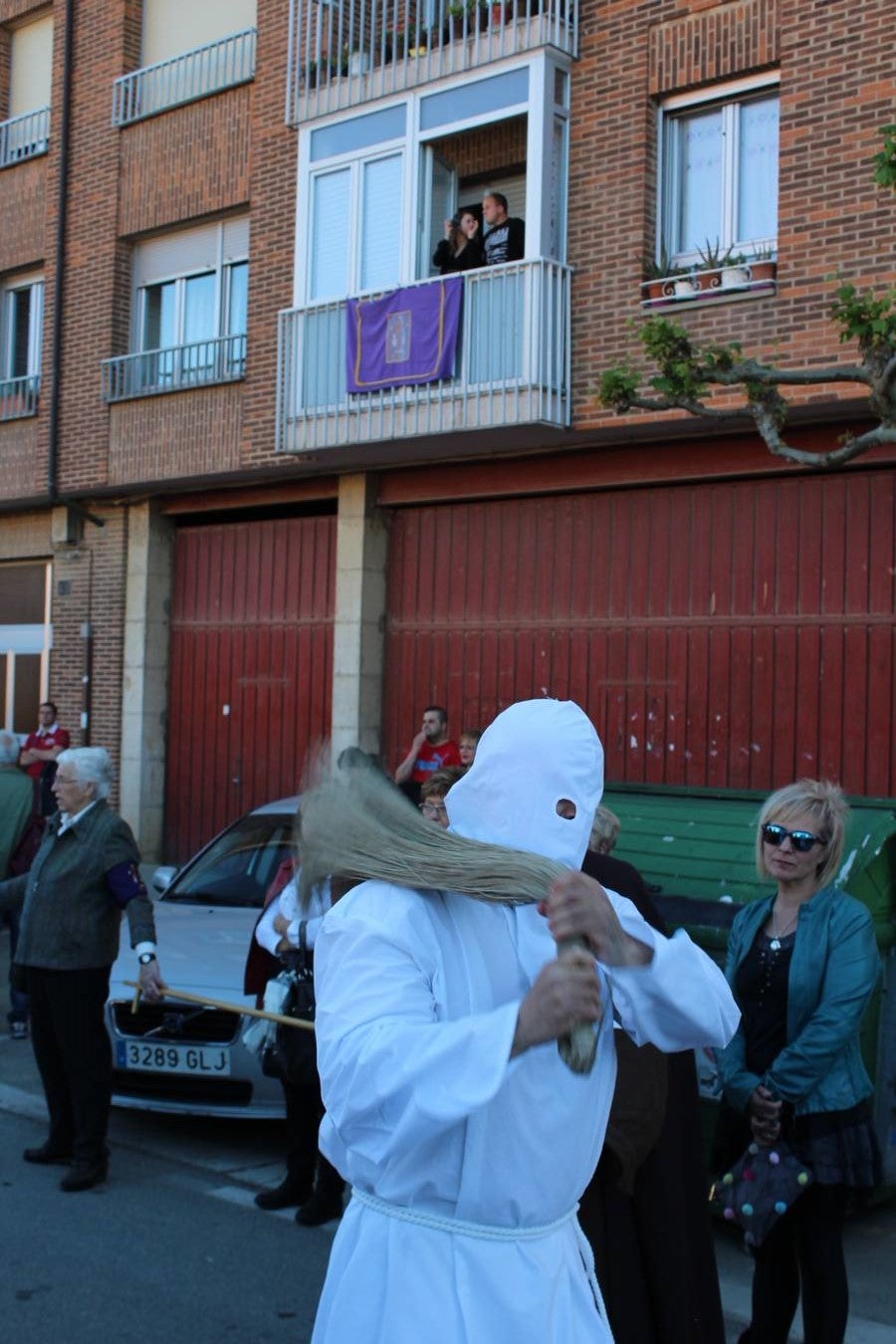 Los picaos cumplen penitencia en San Vicente en la Cruz de mayo