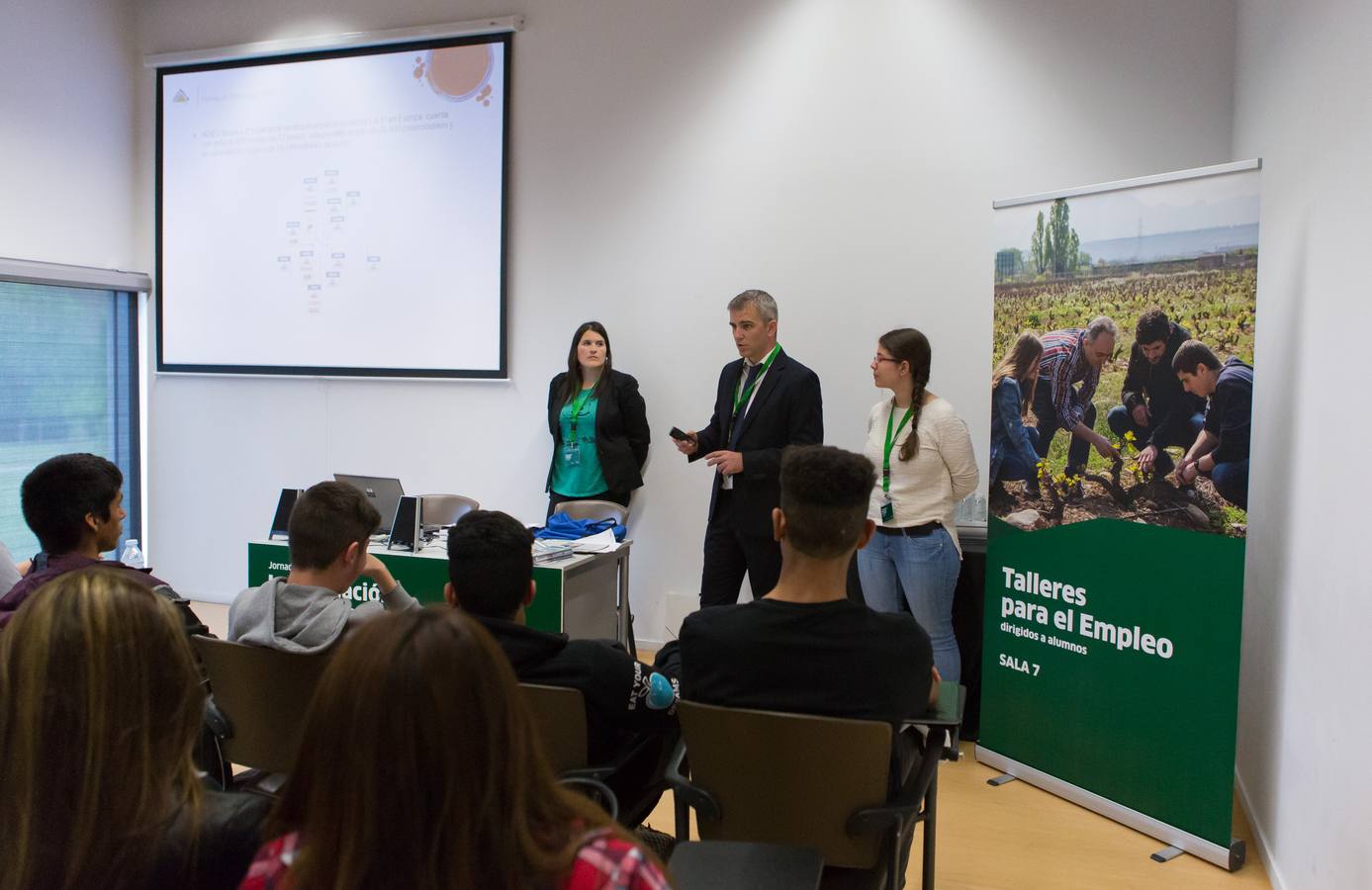 Segunda jornada de la Feria de Formación Profesional en Riojafórum