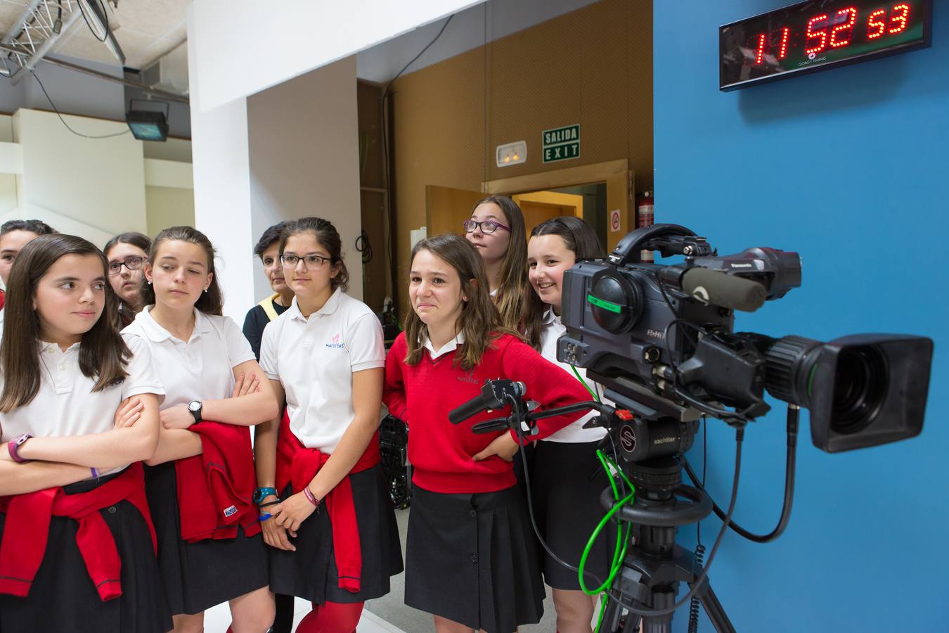 Los alumnos de 1º C de la ESO del colegio logroñés Maristas visitan la multimedia de Diario LA RIOJA