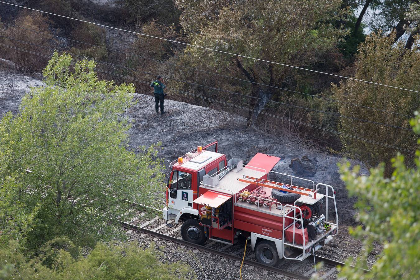 Una locomotora provoca un incendio en Gimileo