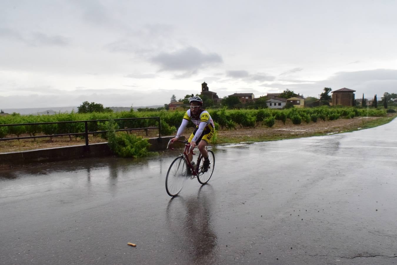 Jornada de ciclismo clásico en la Eroica Hispania (I)