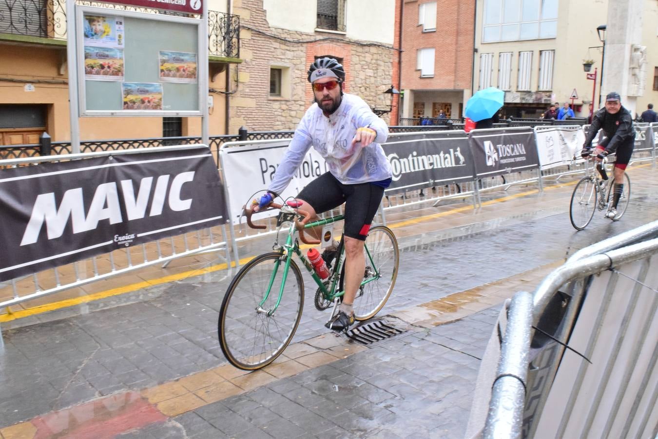 Jornada de ciclismo clásico en la Eroica Hispania (I)