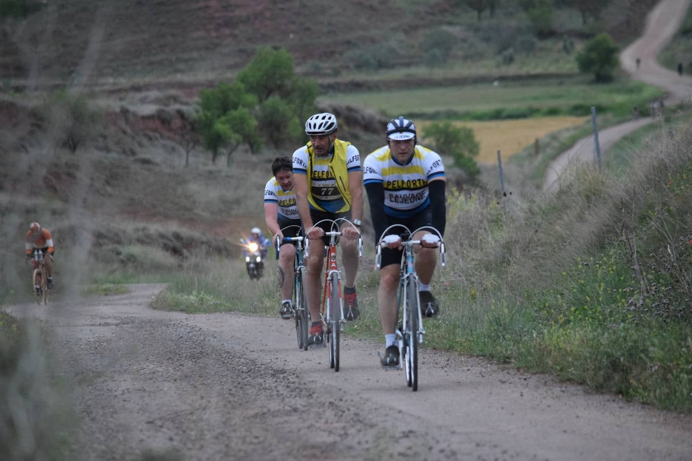 Jornada de ciclismo clásico en la Eroica Hispania (I)