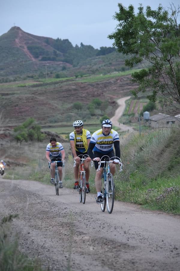 Jornada de ciclismo clásico en la Eroica Hispania (I)