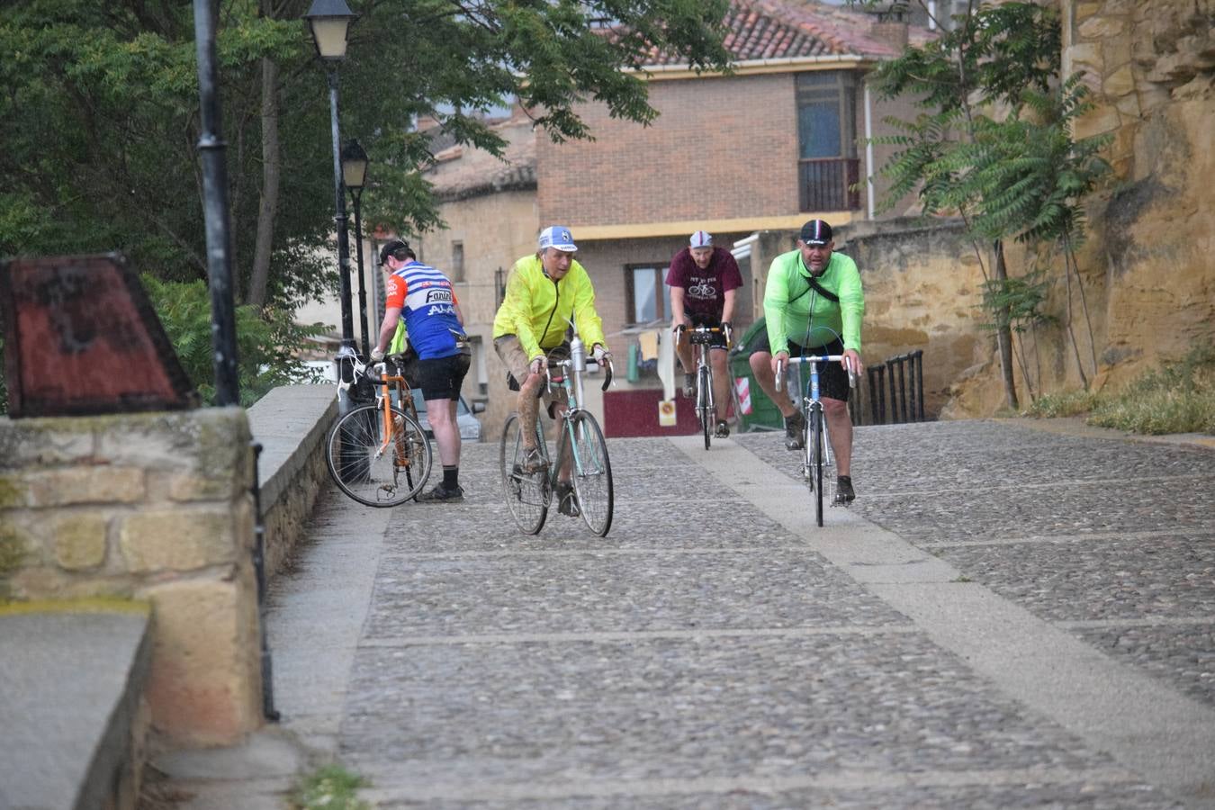 Jornada de ciclismo clásico en la Eroica Hispania (II)