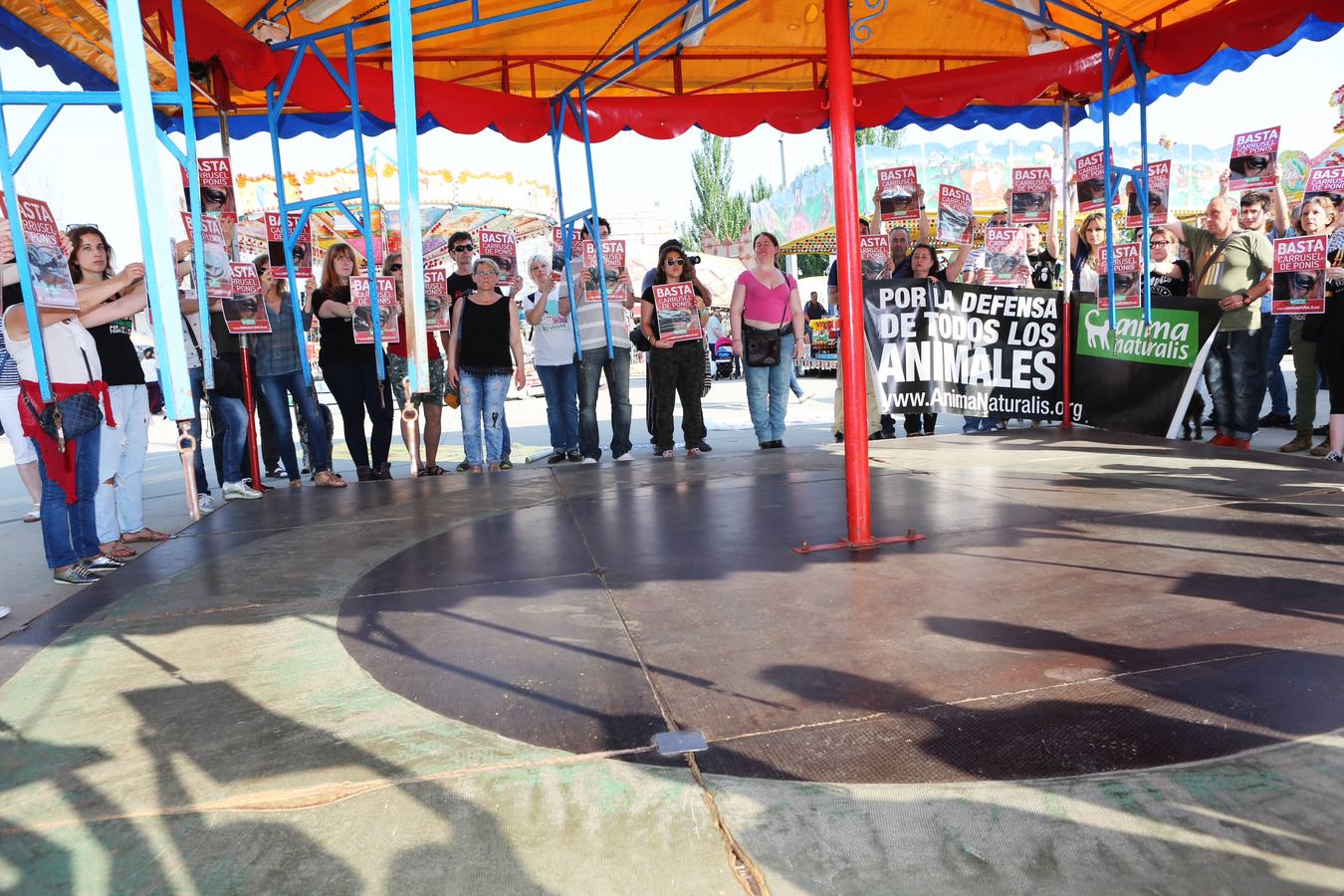 Animalistas contra las atracciones con ponis