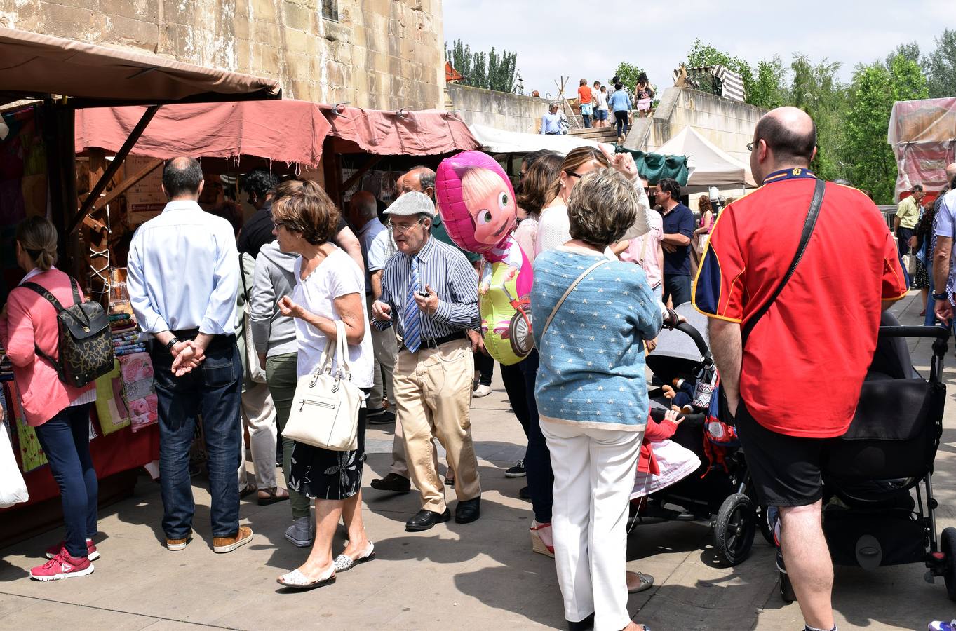 San Bernabé se vive en las calles