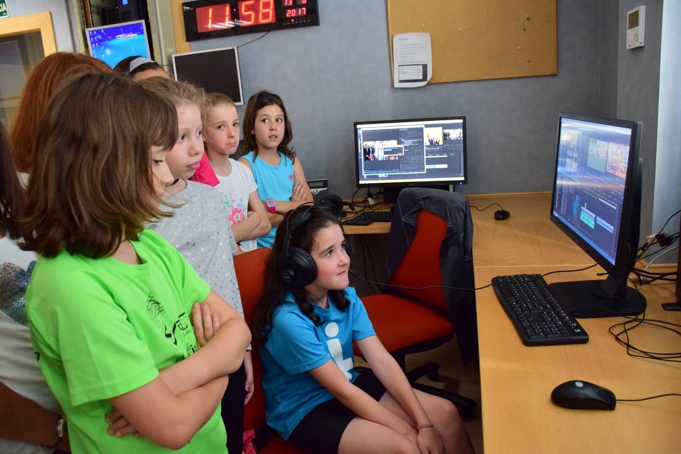 Alumnos del Colegio Siete Infantes de Lara visitan la multimedia de Diario LA RIOJA