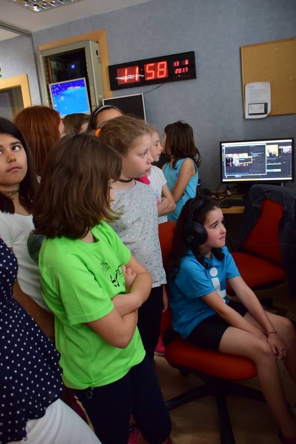 Alumnos del Colegio Siete Infantes de Lara visitan la multimedia de Diario LA RIOJA