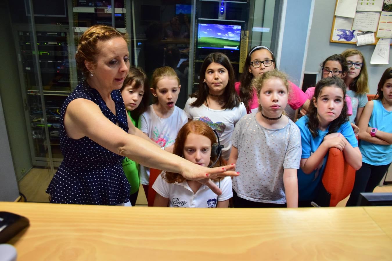 Alumnos del Colegio Siete Infantes de Lara visitan la multimedia de Diario LA RIOJA