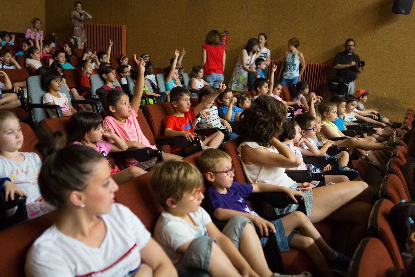 Doscientos alumnos de Infantil disfrutan en la Universidad de La Rioja de la actividad conmemorativa del centenario de Gloria Fuertes