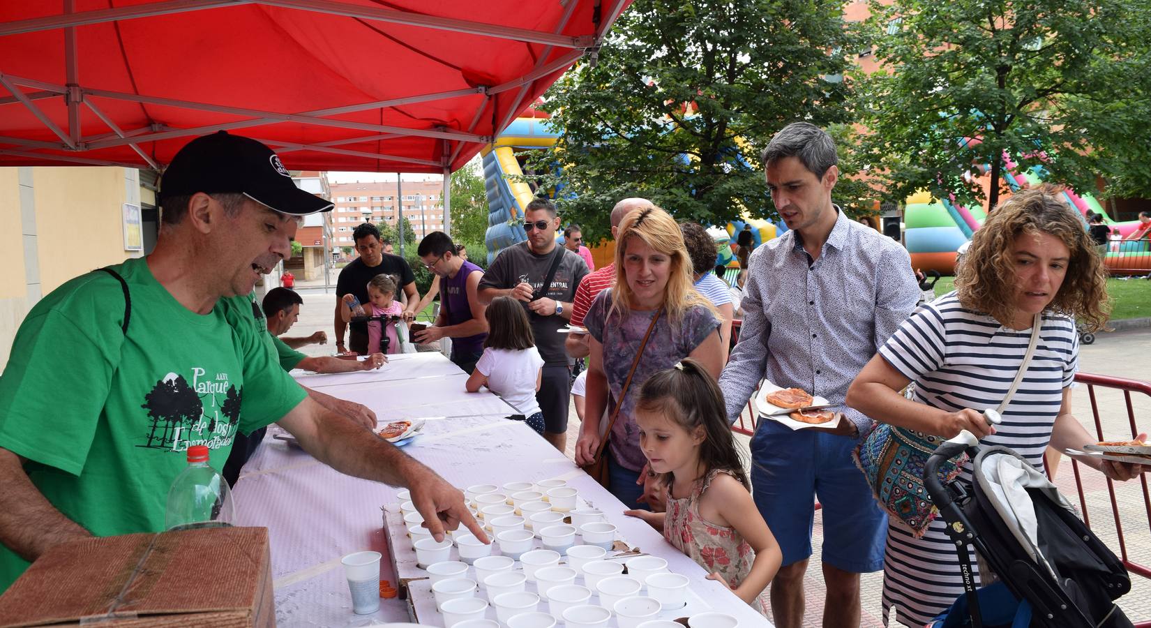 Fiesta en el parque de los Enamorados