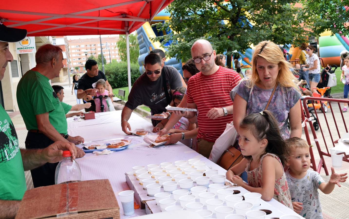 Fiesta en el parque de los Enamorados