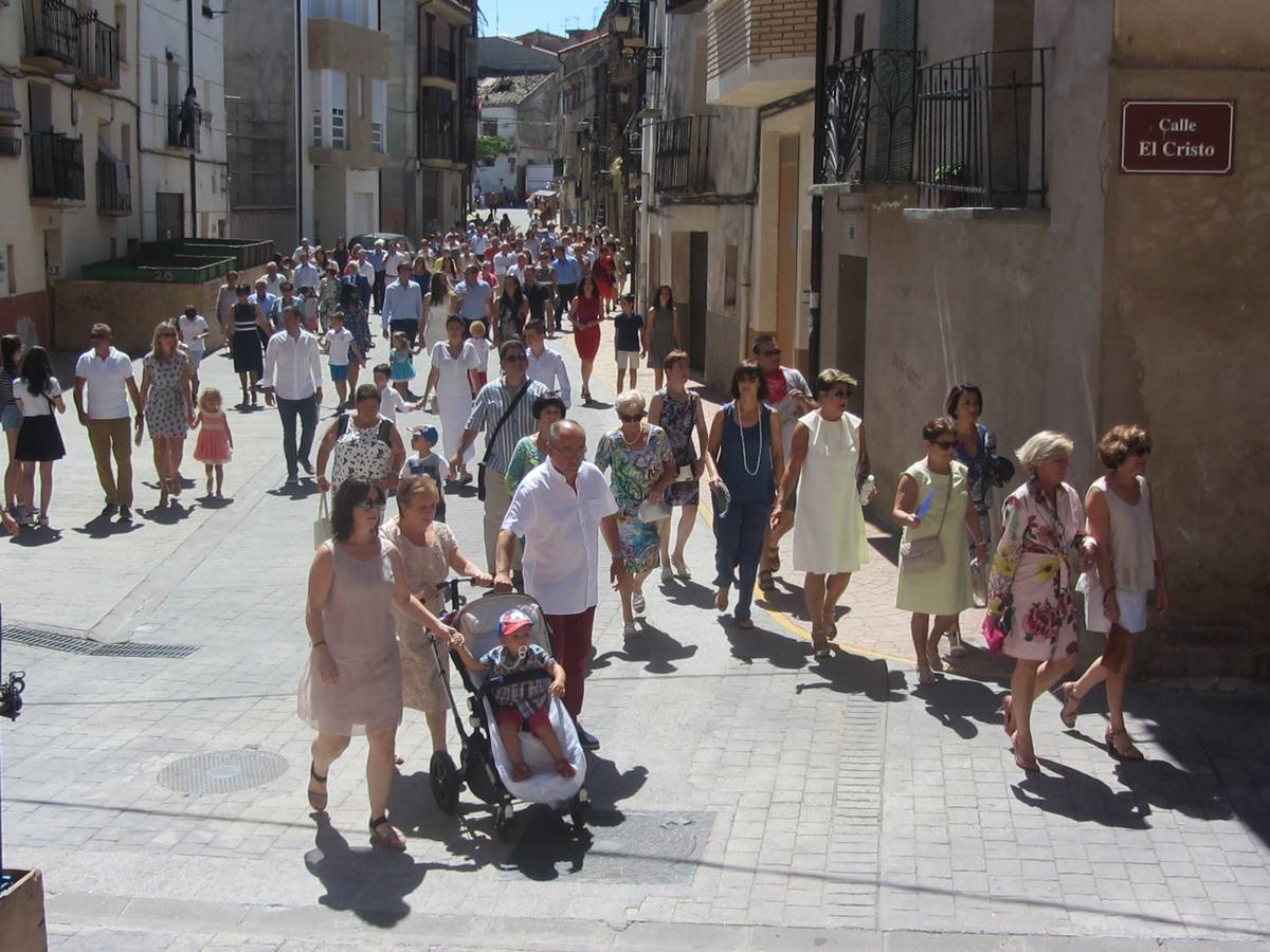 El municipio ha celebrado una misa y ha salido en procesión