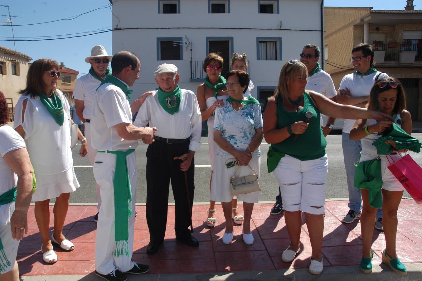 Entre los momentos más esperados del día ha estado el cohete y la puesta de pañuelos