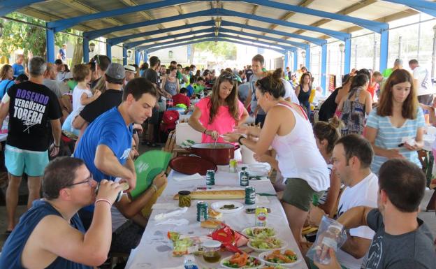 Las cuadrillas alimentan el ambiente del Fin de Semana de la Juventud