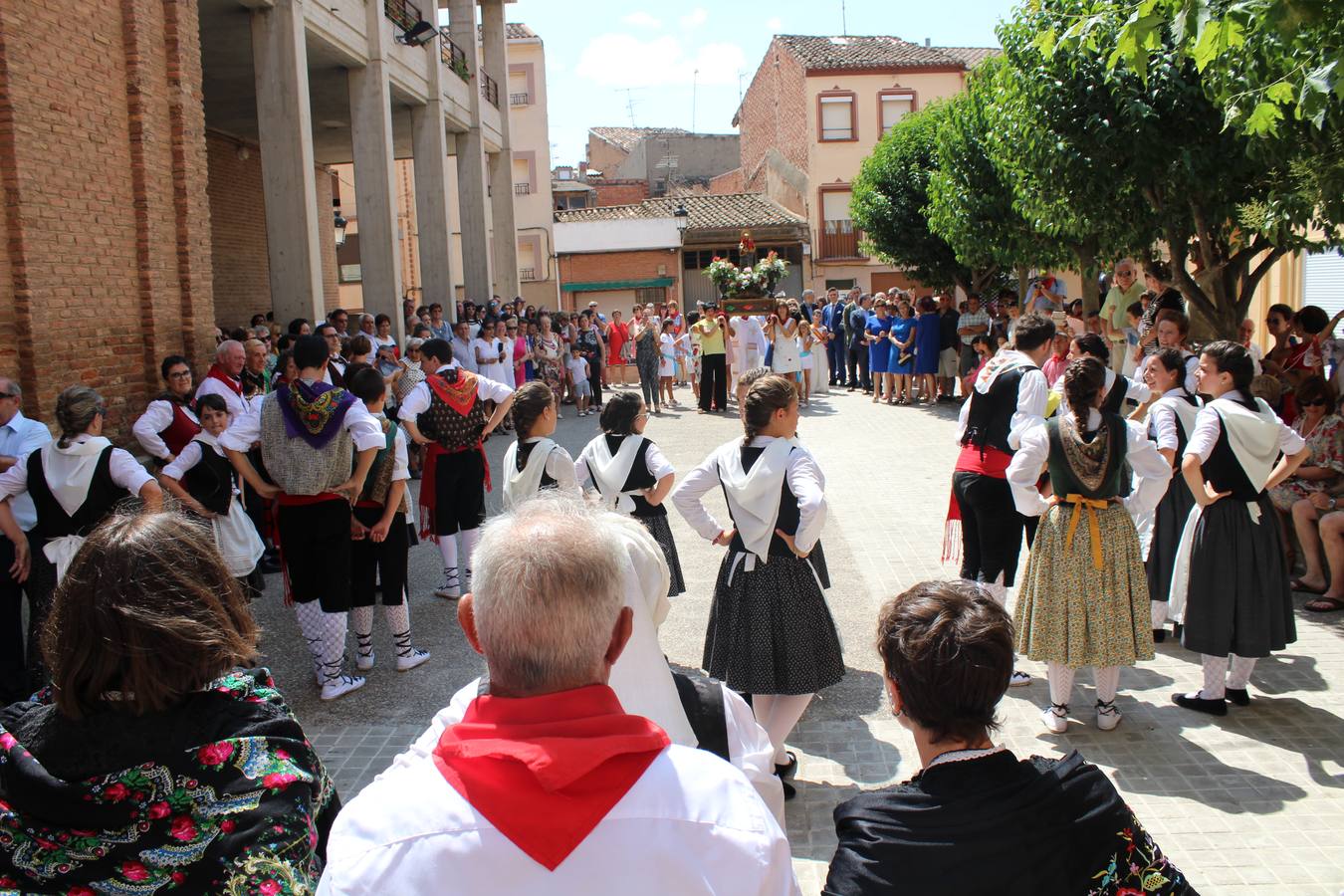 Las imágenes de la procesión en las fiestas de la localidad