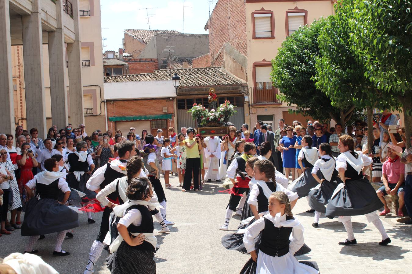 Las imágenes de la procesión en las fiestas de la localidad