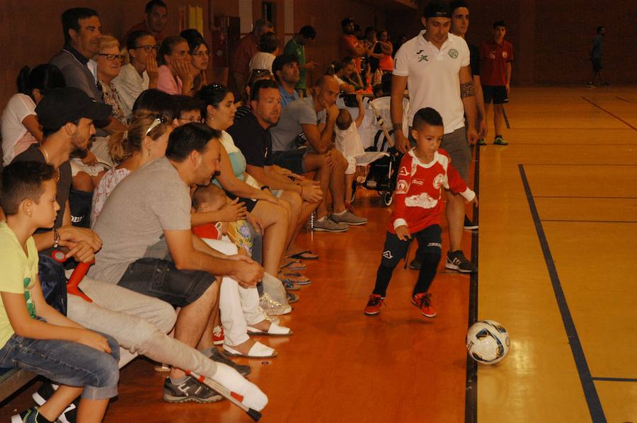 Este fin de semana se ha disputado en el pabellón del colegio Quintiliano los treinta años del torneo de fútbol sala Pequeñín Ciudad de Calahorra.