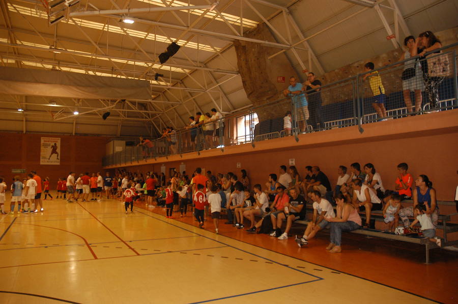 Este fin de semana se ha disputado en el pabellón del colegio Quintiliano los treinta años del torneo de fútbol sala Pequeñín Ciudad de Calahorra.