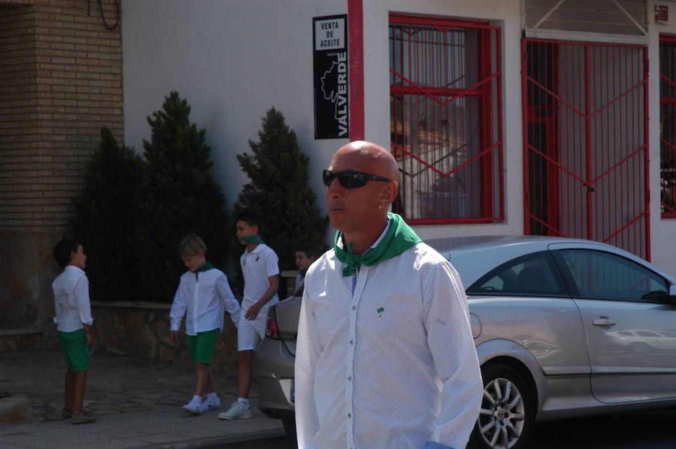 La localidad riojana de Valverde cerró sus fiestas patronales el pasado lunes con dos grandes ceremonias. De una parte la celebración de la tradicional procesión y el divertido torneo del lanzamiento de almendra.