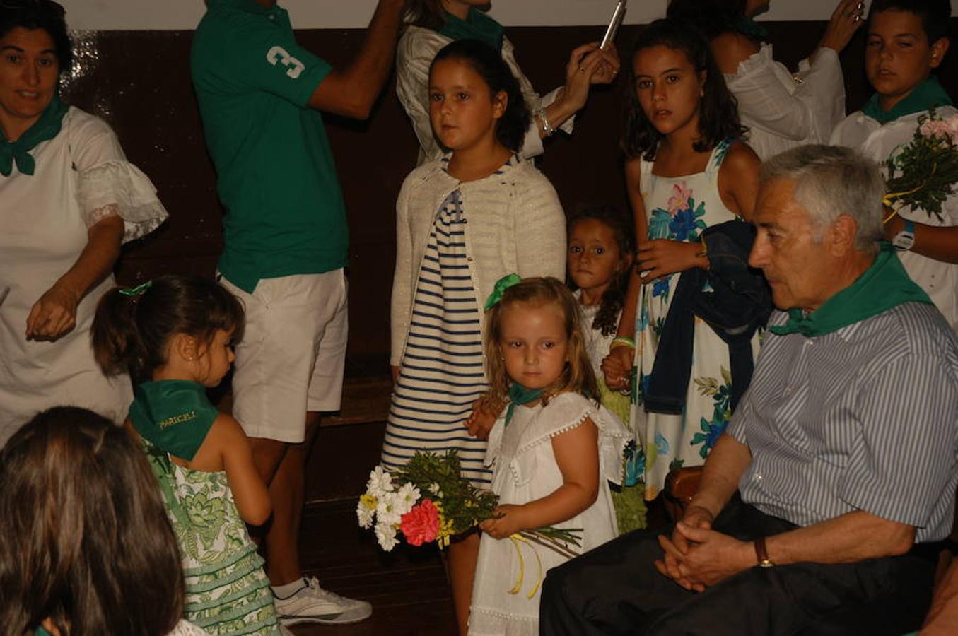 La localidad riojana de Valverde cerró sus fiestas patronales el pasado lunes con dos grandes ceremonias. De una parte la celebración de la tradicional procesión y el divertido torneo del lanzamiento de almendra.