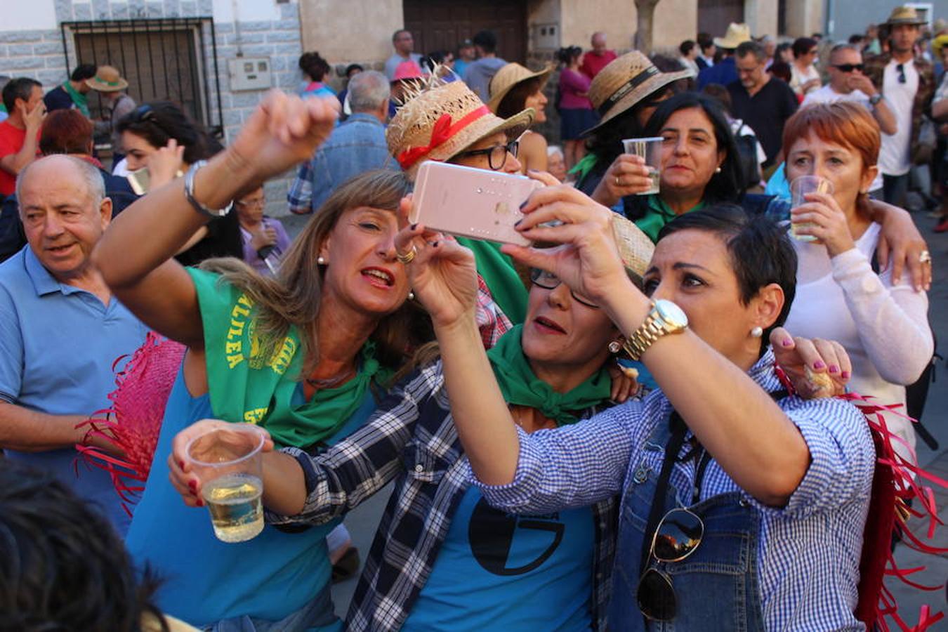 Galilea celebra las fiestas de San Roque y tras el chupinazo y el trago de zurracapote inician unas celebraciones muy participativas que se van a dilatar hasta el miércoles