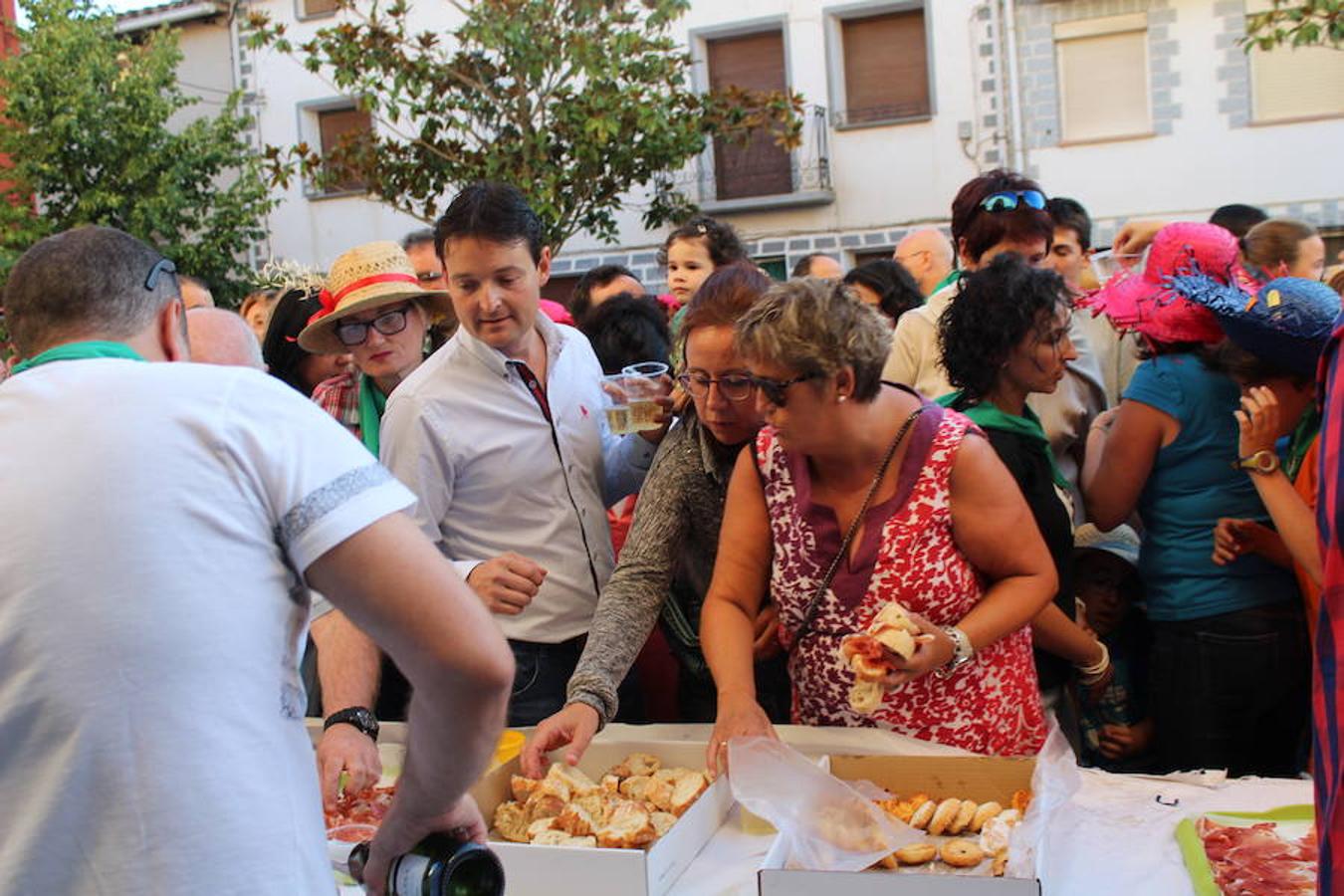 Galilea celebra las fiestas de San Roque y tras el chupinazo y el trago de zurracapote inician unas celebraciones muy participativas que se van a dilatar hasta el miércoles