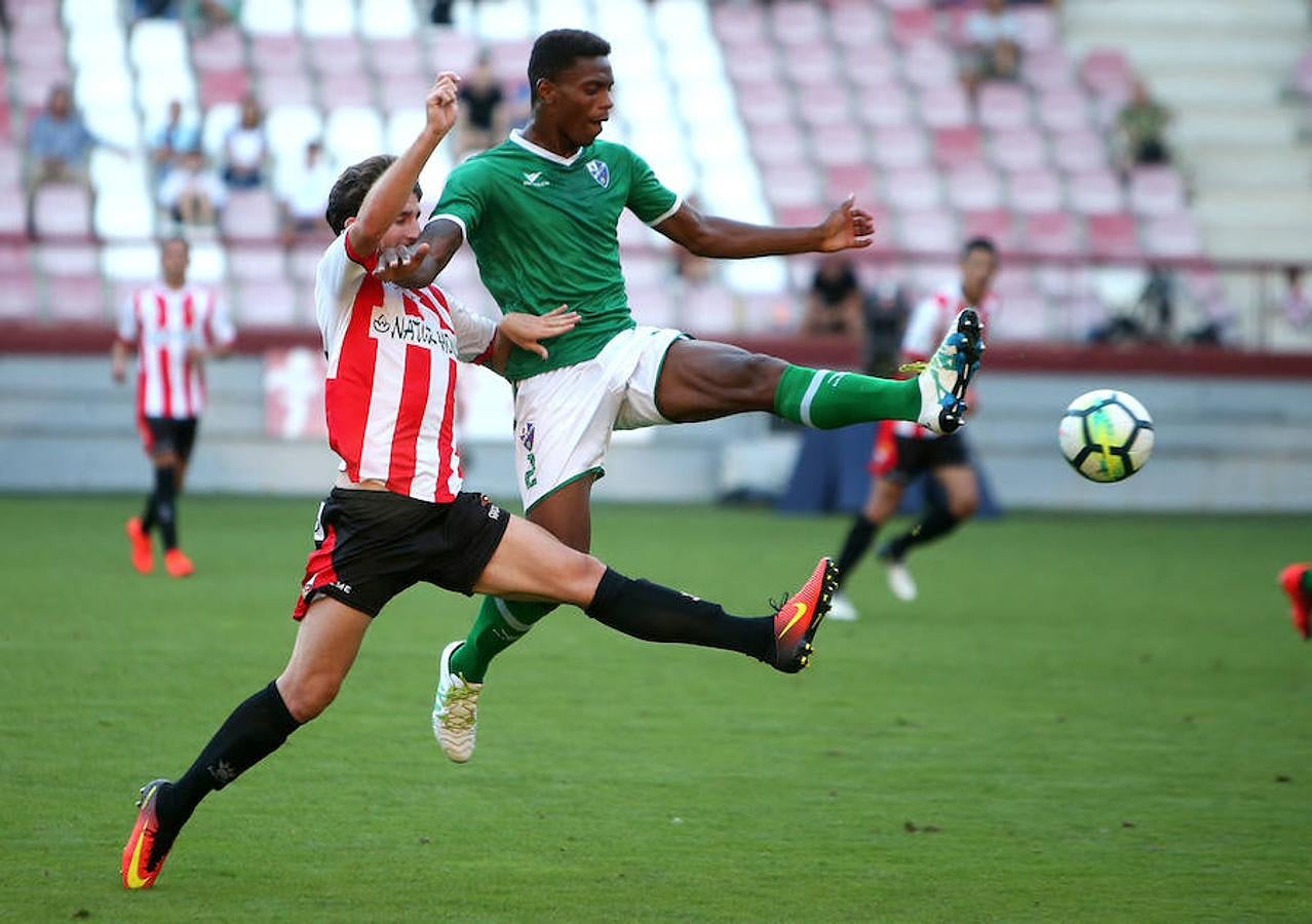 La UDL cayó derrotada en casa ante un Huesca superior (0-2) en el que ha significado el último partido de pretemporada para el equipo blanquirrojo. El partido sirvió para realizar muchas pruebas y correcciones sobre la marcha