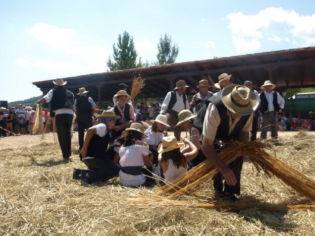 Si una fiesta destaca en el valle de Ocón es la que desde hace años se realiza en las inmediaciones del Molino recordando la época de la molienda. 