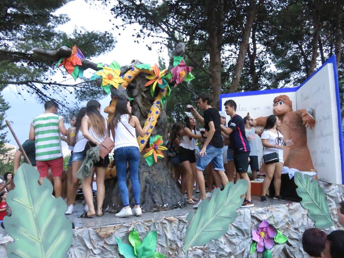 Los chicos del Chispazo ganaron la mejor comparsa, mientras que Cruz Roja repitió con la mejor carroza en el desfile de Alfaro.