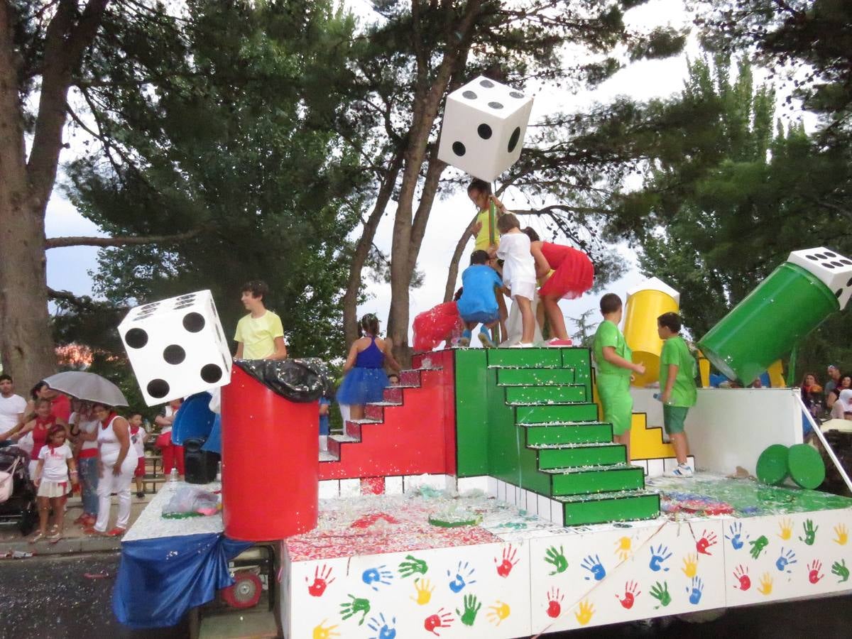 Los chicos del Chispazo ganaron la mejor comparsa, mientras que Cruz Roja repitió con la mejor carroza en el desfile de Alfaro.