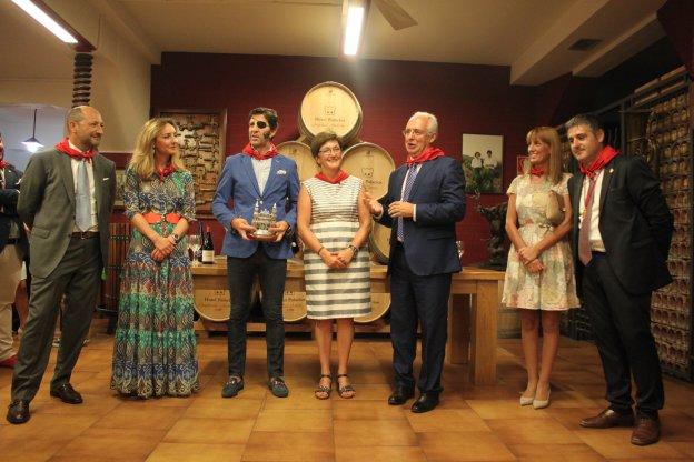 El Ayuntamiento y el Gobierno riojano reconocieron el trabajo de la Fundación Sigo Adelante, con Padilla como patrón honorífico. 