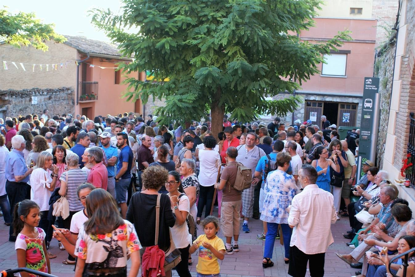 Ledesma de la Cogolla repartió 2.200 raciones en su 21ª edición del Festival de la oreja rebozada y vino de Rioja.