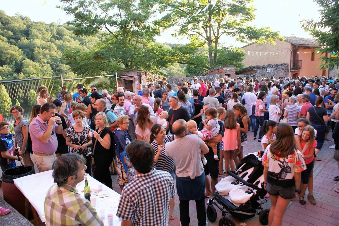 Ledesma de la Cogolla repartió 2.200 raciones en su 21ª edición del Festival de la oreja rebozada y vino de Rioja.