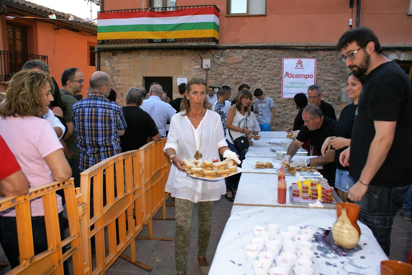 Ledesma de la Cogolla repartió 2.200 raciones en su 21ª edición del Festival de la oreja rebozada y vino de Rioja.