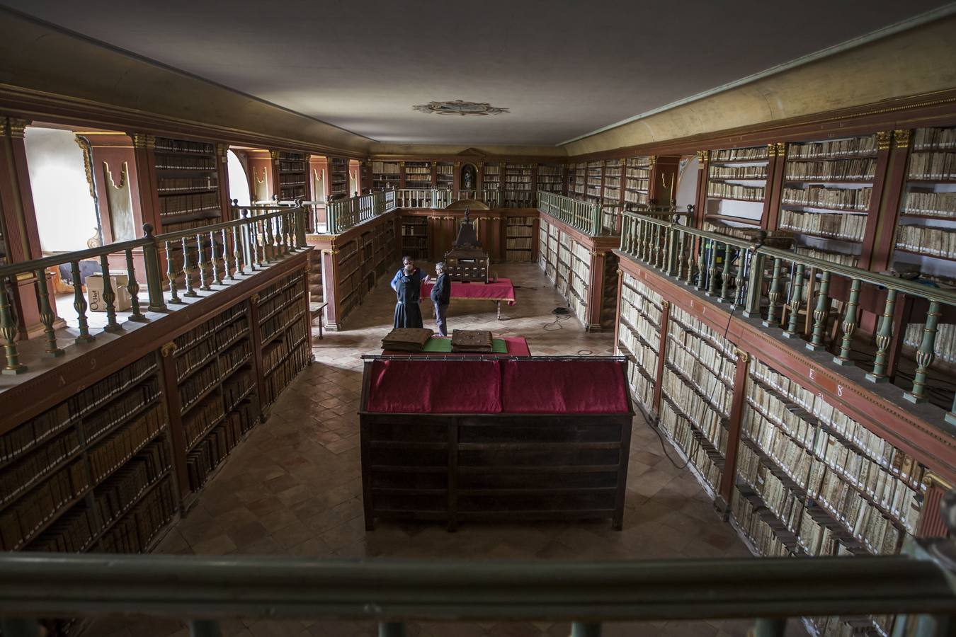 Biblioteca del monasterio de San Millán de la Cogolla. :: justo rodríguez