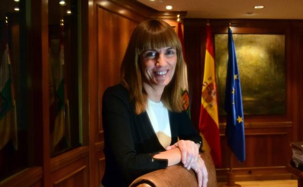 La presidenta del Parlamento de La Rioja, Ana Lourdes González